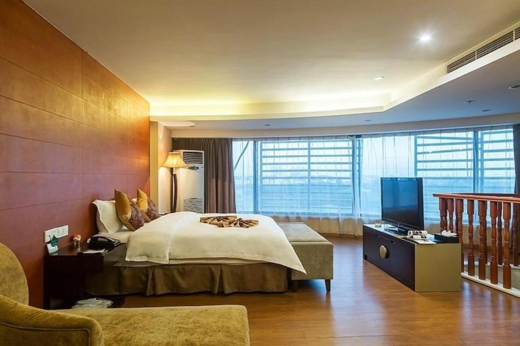 Suzhou Phoenix Hotspring Resort Zhangjiagang Buitenkant foto