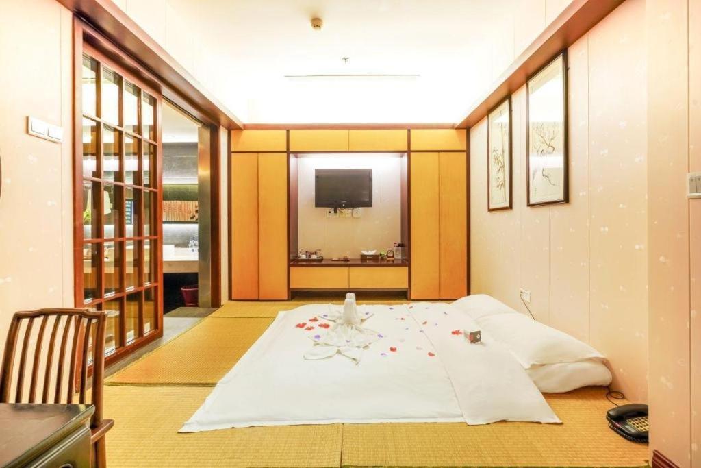 Suzhou Phoenix Hotspring Resort Zhangjiagang Buitenkant foto